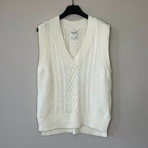 NWT Abercrombie & Fitch Oversized Sweater Vest - Cream - Small